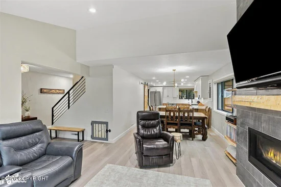 See full size image and slideshow Thumbnail 4