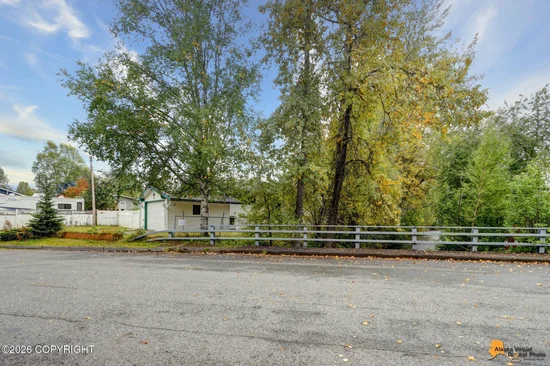 See full size image and slideshow Thumbnail 3