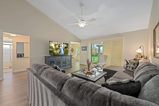 See full size image and slideshow Thumbnail 4