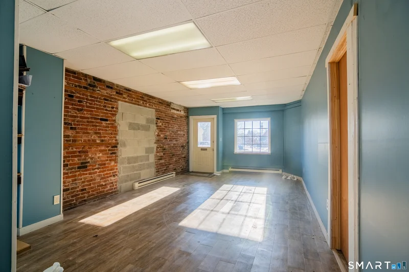 Main gallery image