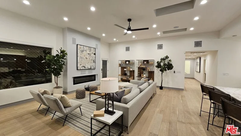 Main gallery image