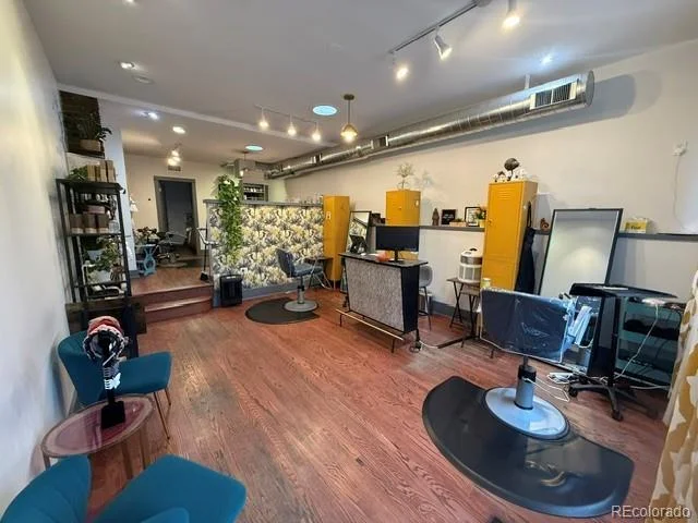 Main gallery image