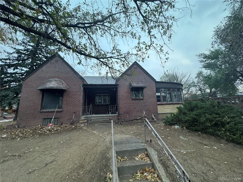 Main gallery image