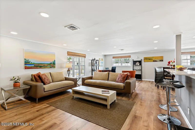 Main gallery image