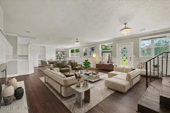 See full size image and slideshow Thumbnail 2
