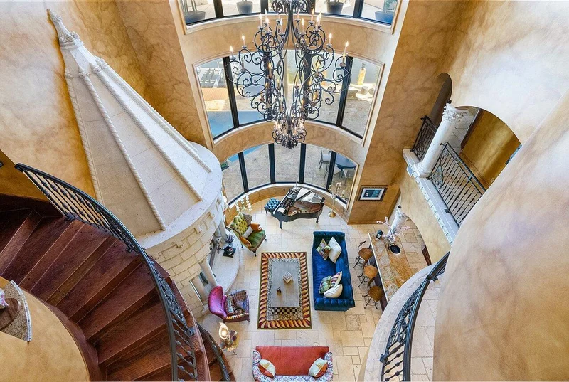 Main gallery image
