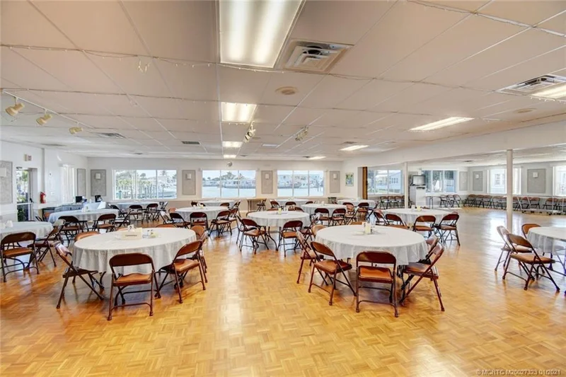 Main gallery image