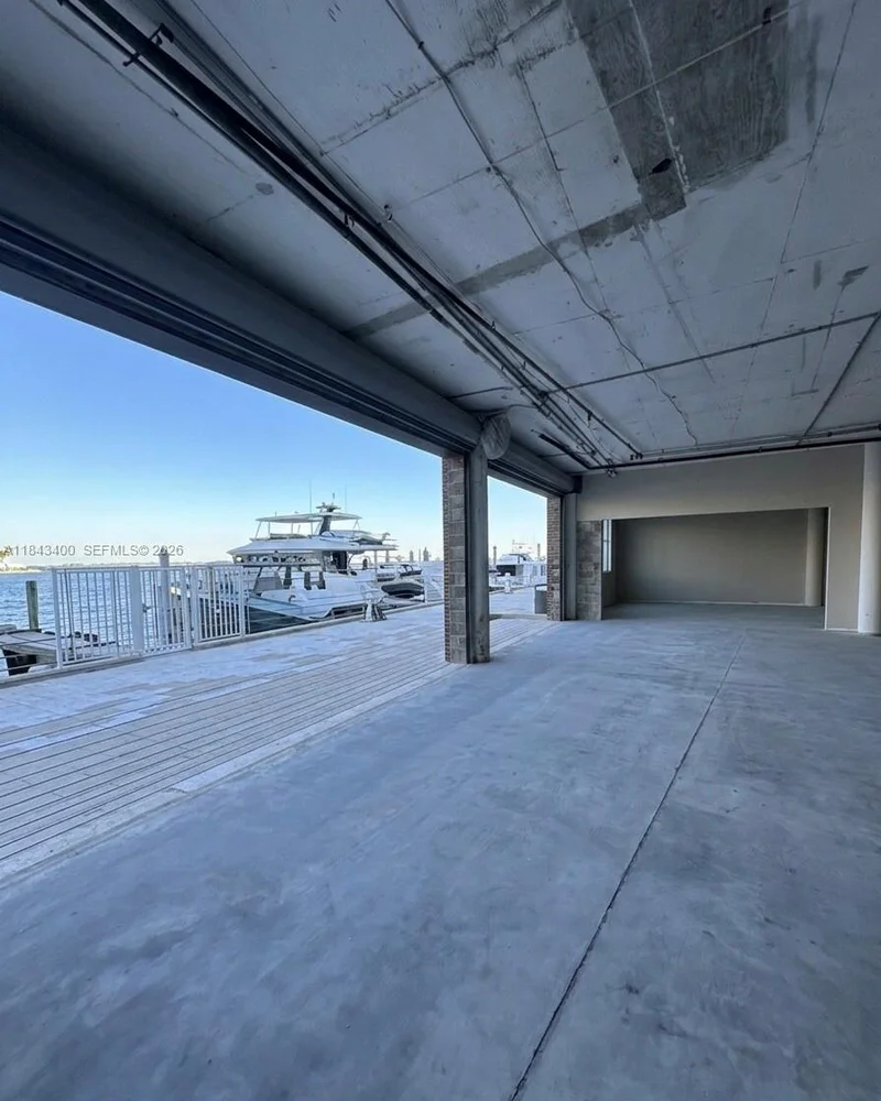 Main gallery image