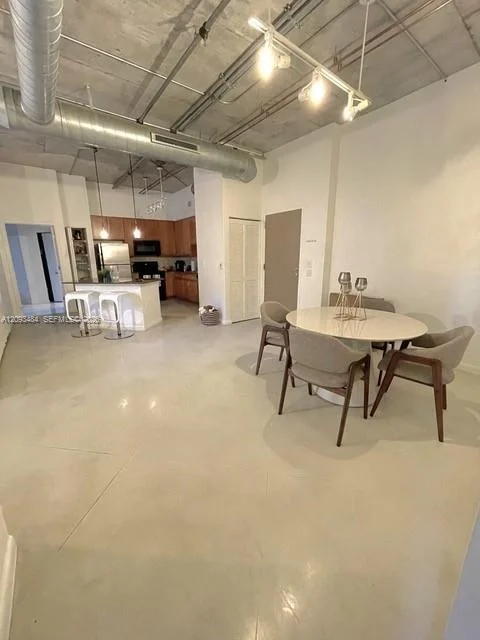 See full size image and slideshow Thumbnail 2
