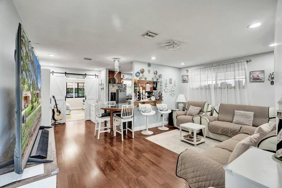 See full size image and slideshow Thumbnail 3