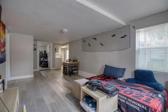 See full size image and slideshow Thumbnail 4