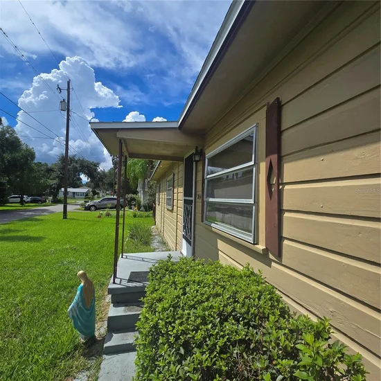 See full size image and slideshow Thumbnail 4