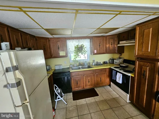 See full size image and slideshow Thumbnail 3
