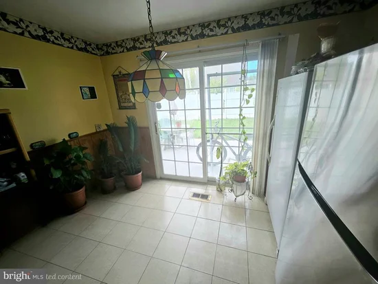 See full size image and slideshow Thumbnail 4