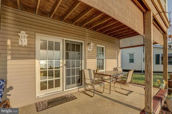 See full size image and slideshow Thumbnail 3