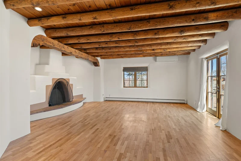 Main gallery image