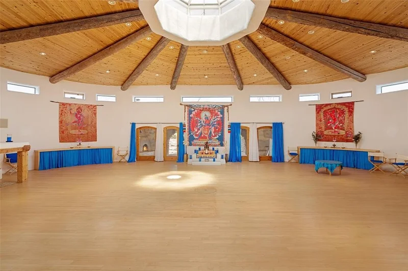 Main gallery image