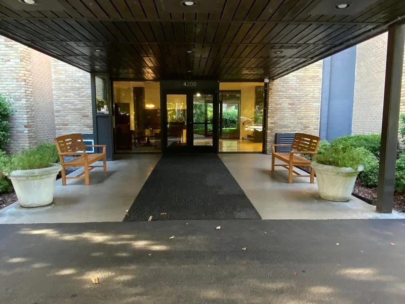 Main gallery image