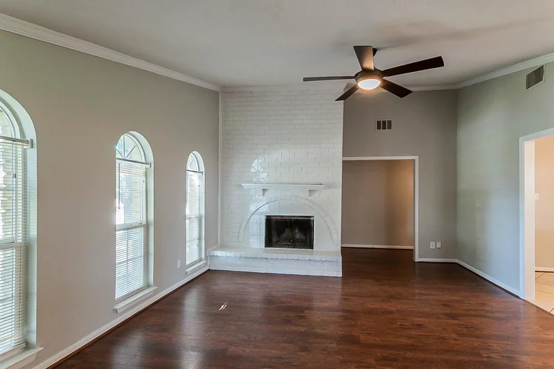 Main gallery image